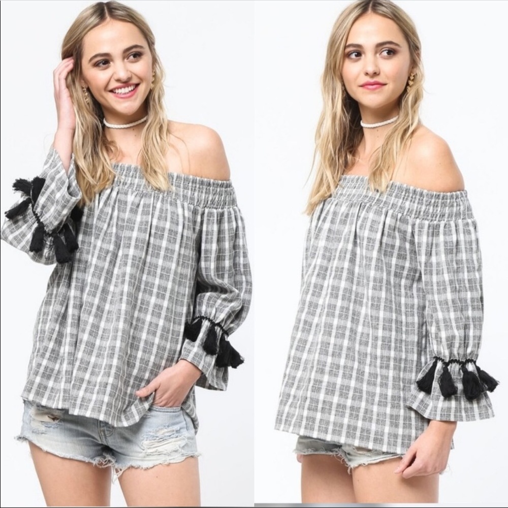SOLD OUT Off the shoulder top w tassels in blk & wht plaid